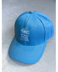 Gorra Baby blue ESTAMOS ROTOS Y LO ROTO NO SE DAÑA